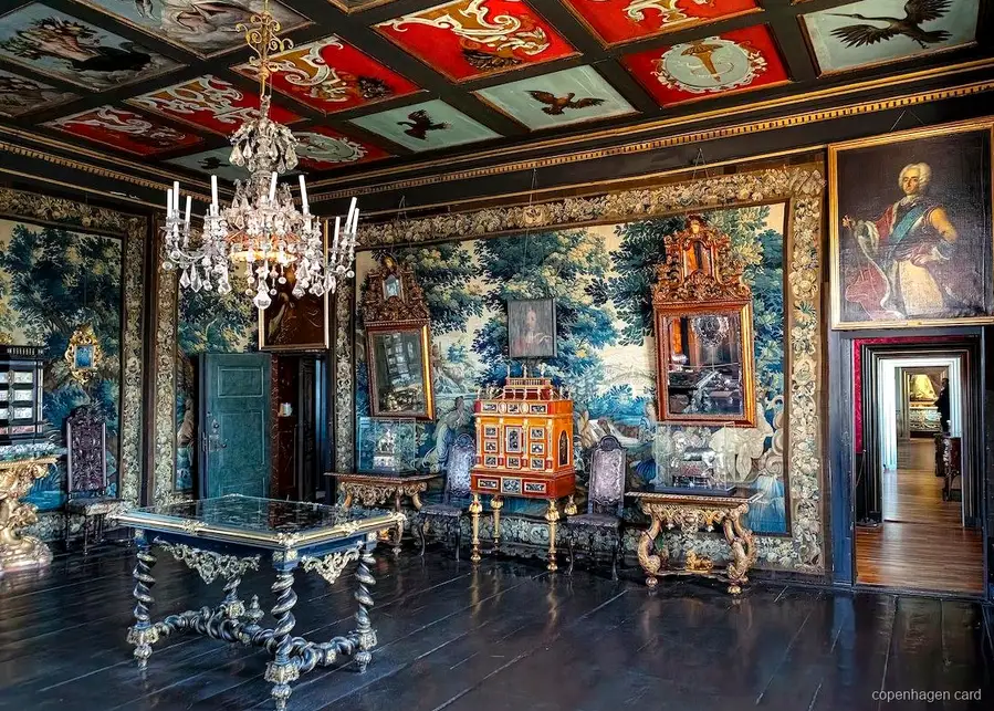 Gioielli della Corona danese esposti nel Tesoro del Castello di Rosenborg