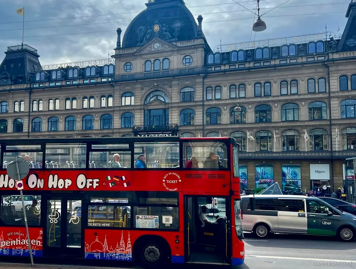 Parada del Bus Turístic de Copenhagen al Palau Reial