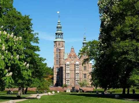 Rosenborg Kasteel tickets ingang met de Koningstuin op de voorgrond