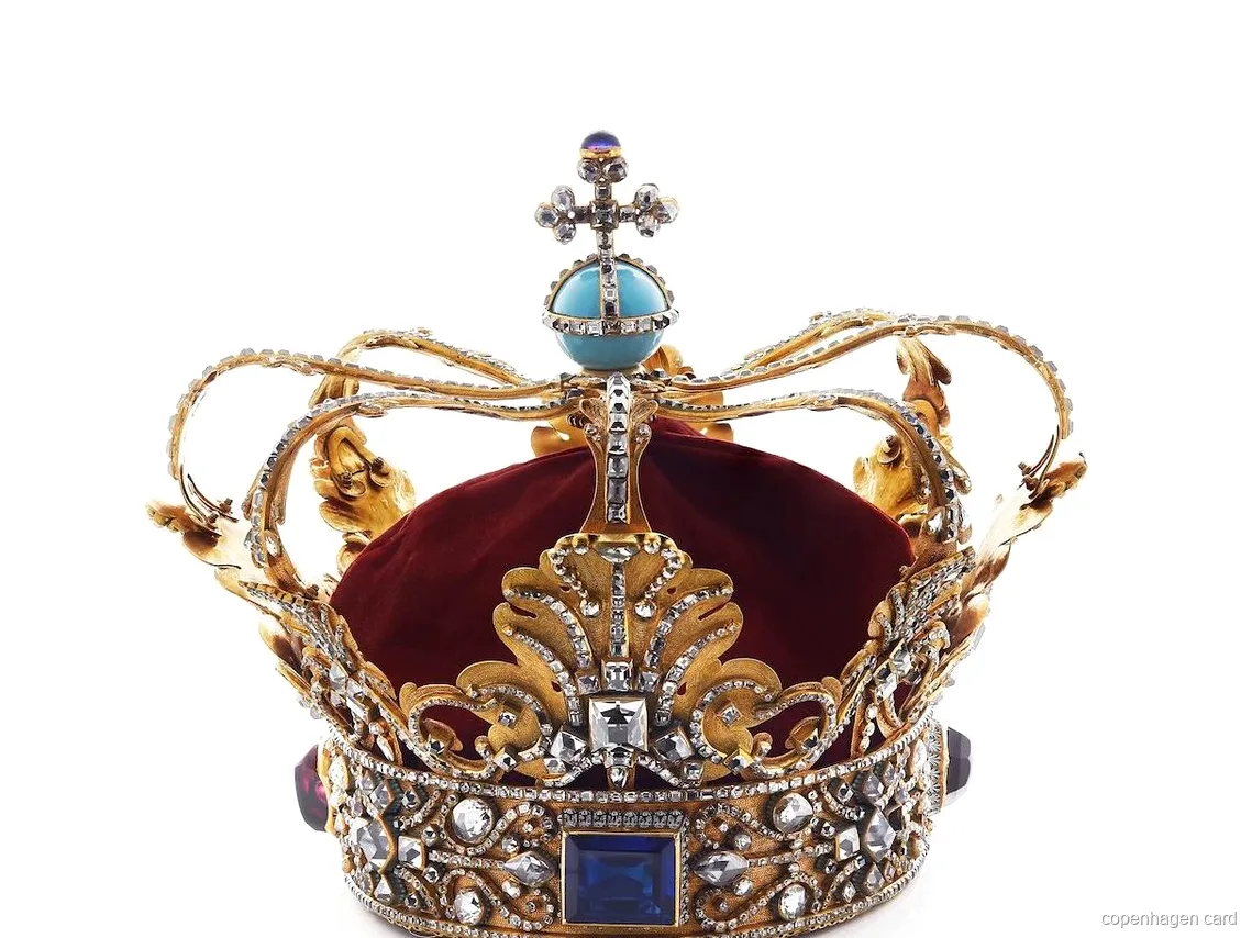 Ingerichte koninklijke kamers binnen Rosenborg Slot bewaard uit de tijd van Christian IV