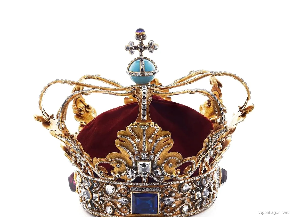 Möblerade kungliga rum inne på Rosenborgs slott bevarade från Christian IV:s tid